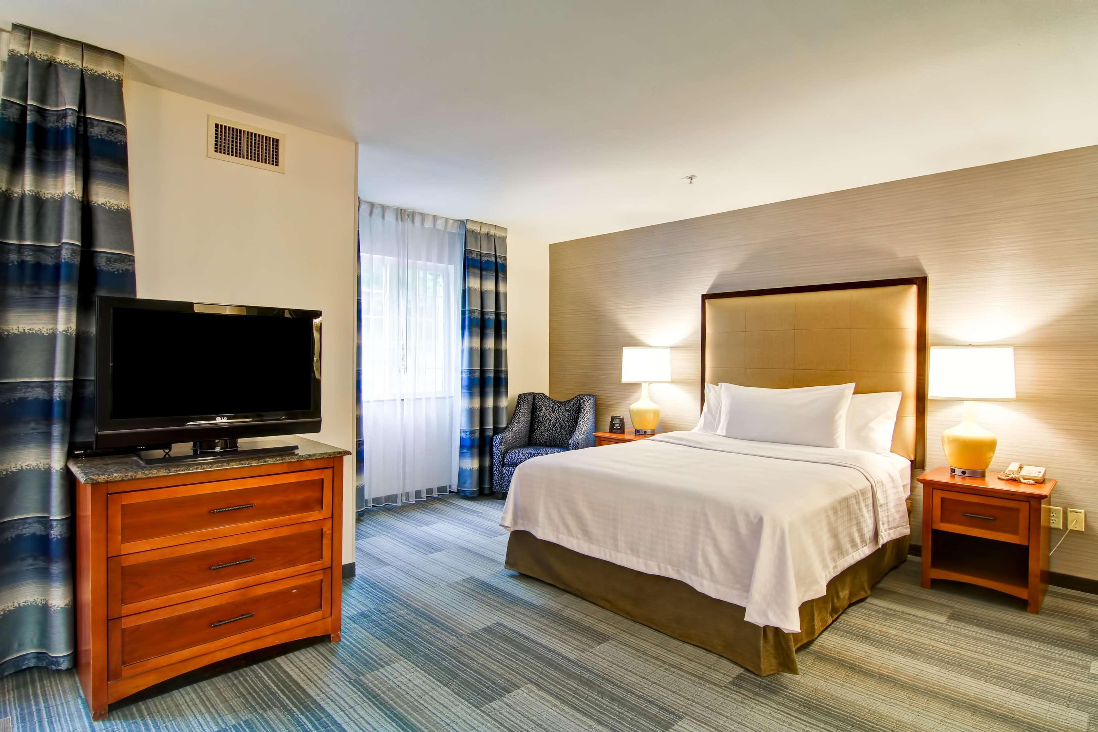 Homewood Suites By Hilton Stratford Extérieur photo