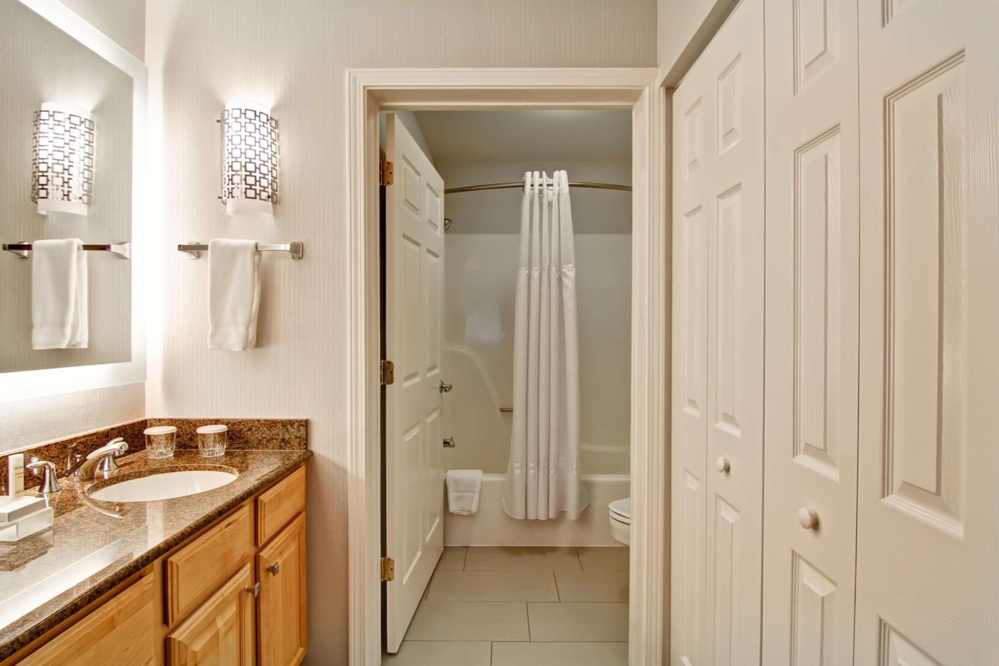 Homewood Suites By Hilton Stratford Extérieur photo