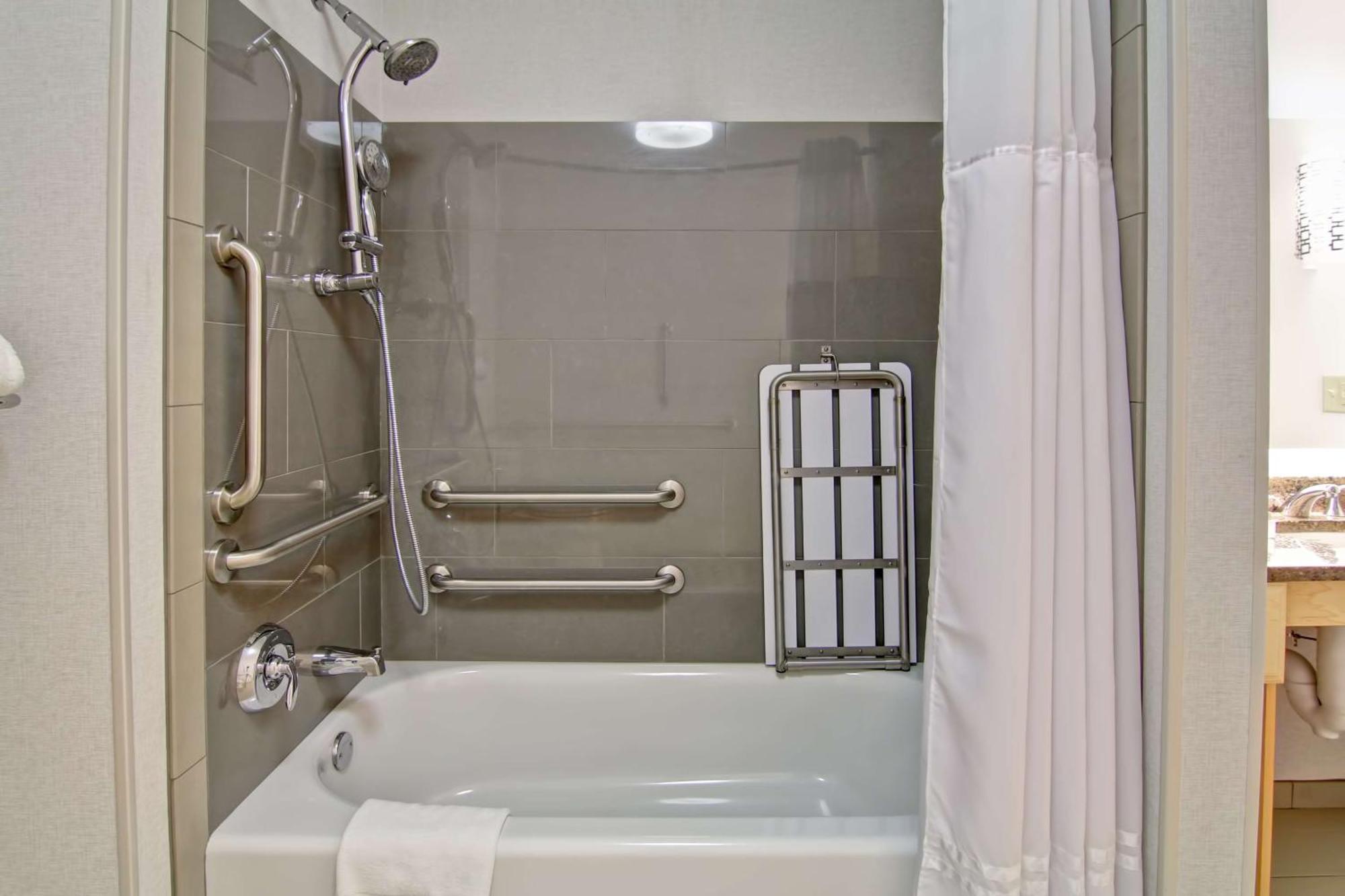 Homewood Suites By Hilton Stratford Extérieur photo